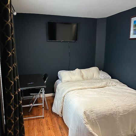 Fidelia Crystal Room, Queen Bed Minutes From Newark Liberty International Airport And Newark Penn Station เออร์วิงตัน ภายนอก รูปภาพ