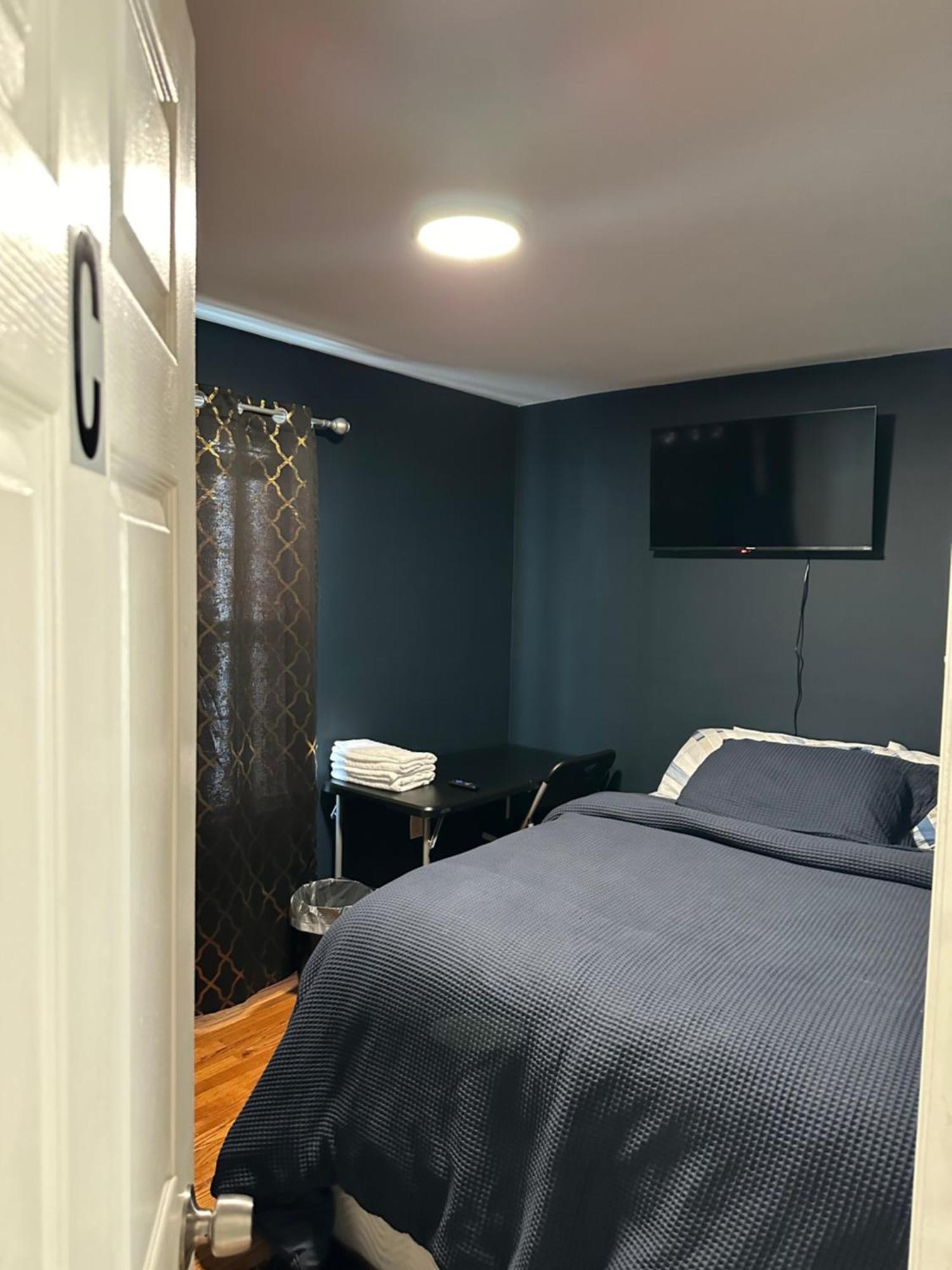 Fidelia Crystal Room, Queen Bed Minutes From Newark Liberty International Airport And Newark Penn Station เออร์วิงตัน ภายนอก รูปภาพ